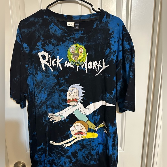 Graphic Shirt - Picture 1 of 2